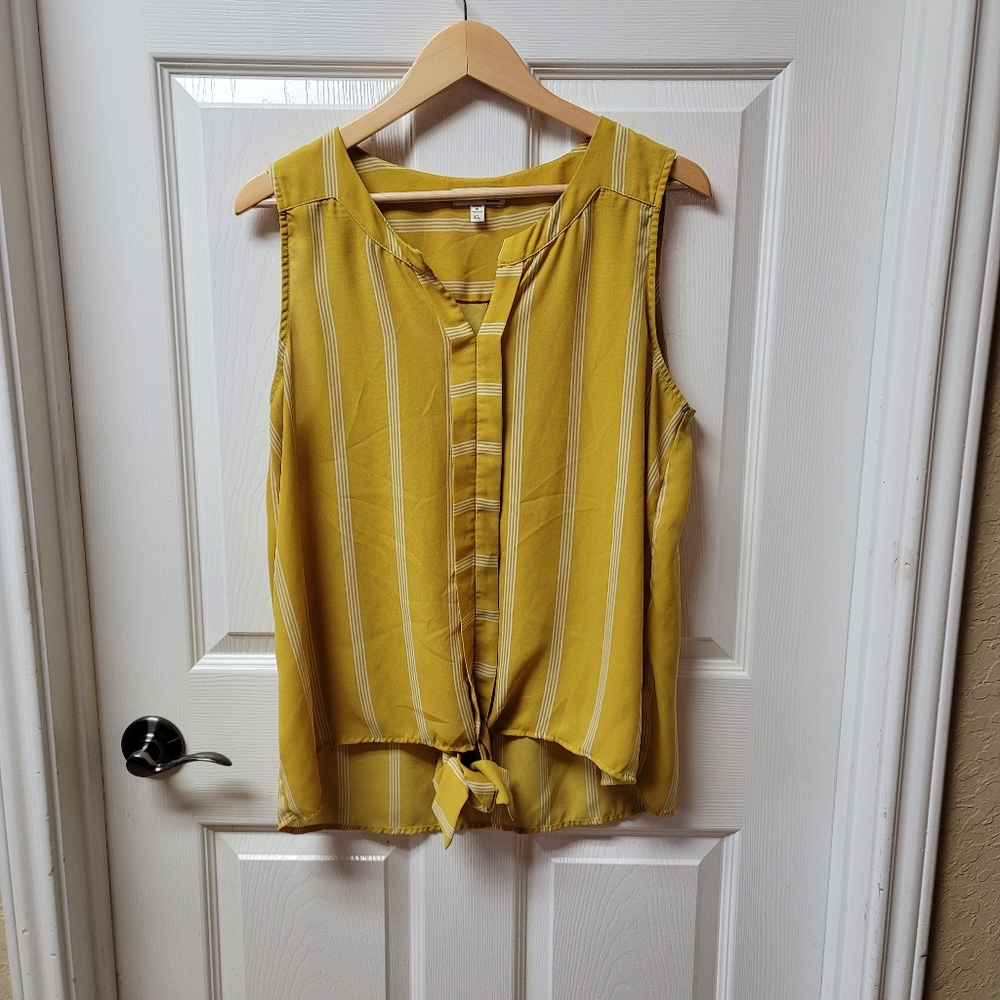 Faith and Joy front‎ tie tank top blouse